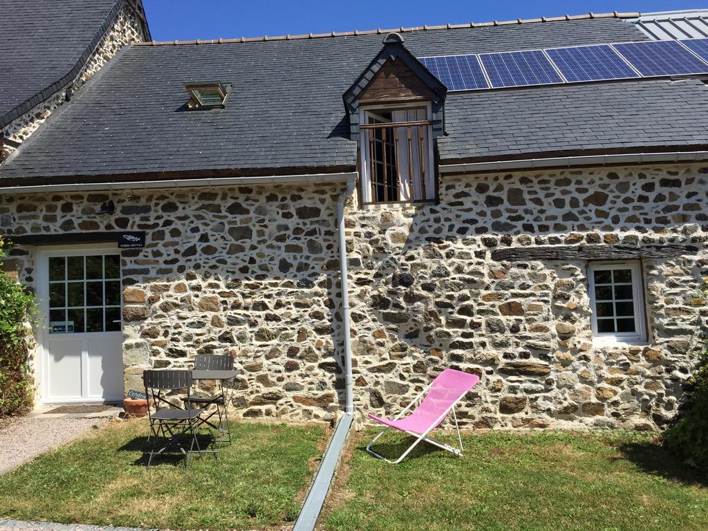 Gites Au Clos Du Lit Saint-Aaron Exterior foto