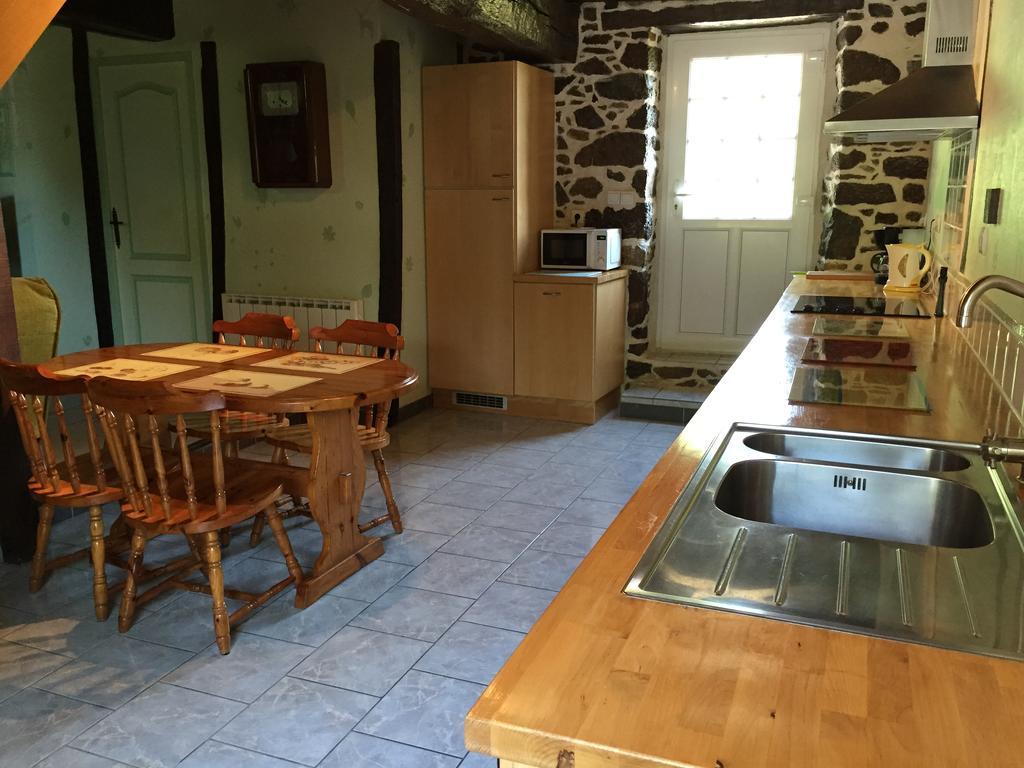 Gites Au Clos Du Lit Saint-Aaron Exterior foto