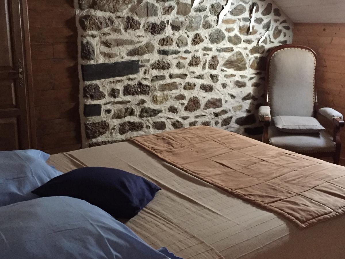 Gites Au Clos Du Lit Saint-Aaron Exterior foto