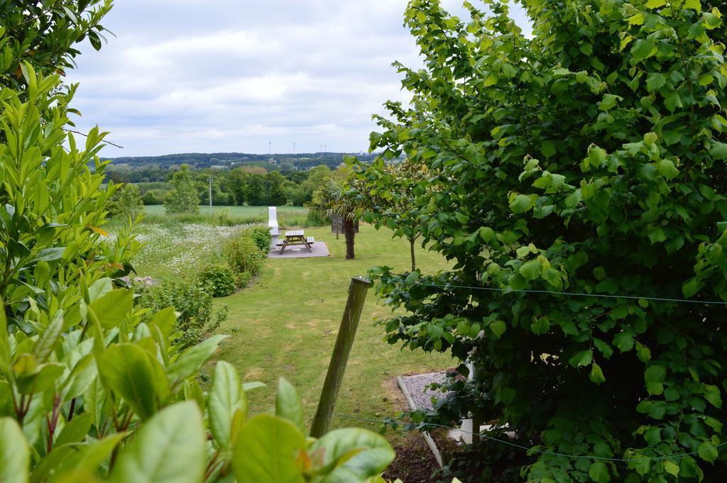Gites Au Clos Du Lit Saint-Aaron Exterior foto